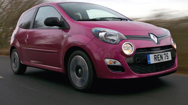 Renault Twingo hatchback front tracking