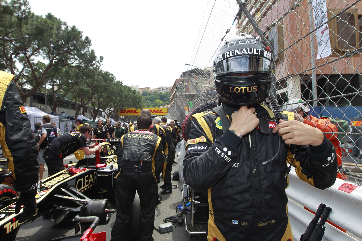 Kimi Raikkonen on the grid
