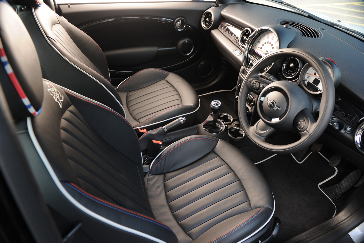 MINI Cooper D London 2012 Edition interior