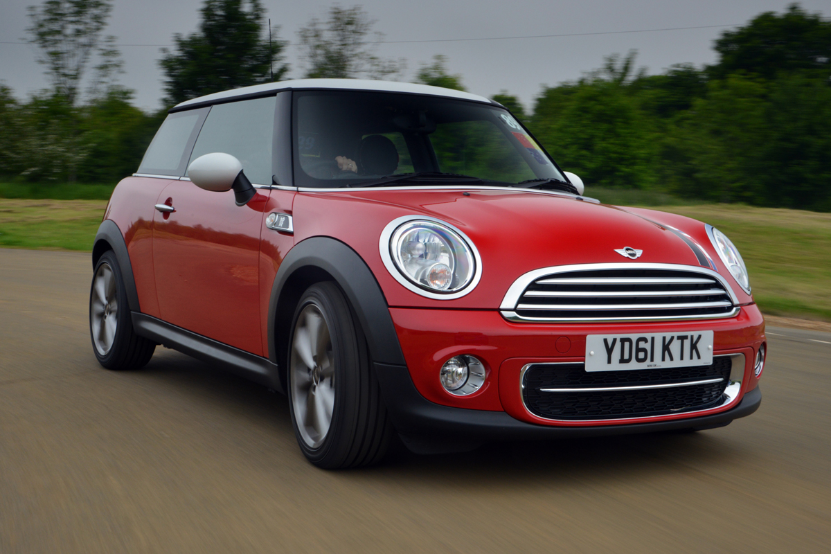 MINI Cooper D London 2012 Edition front tracking