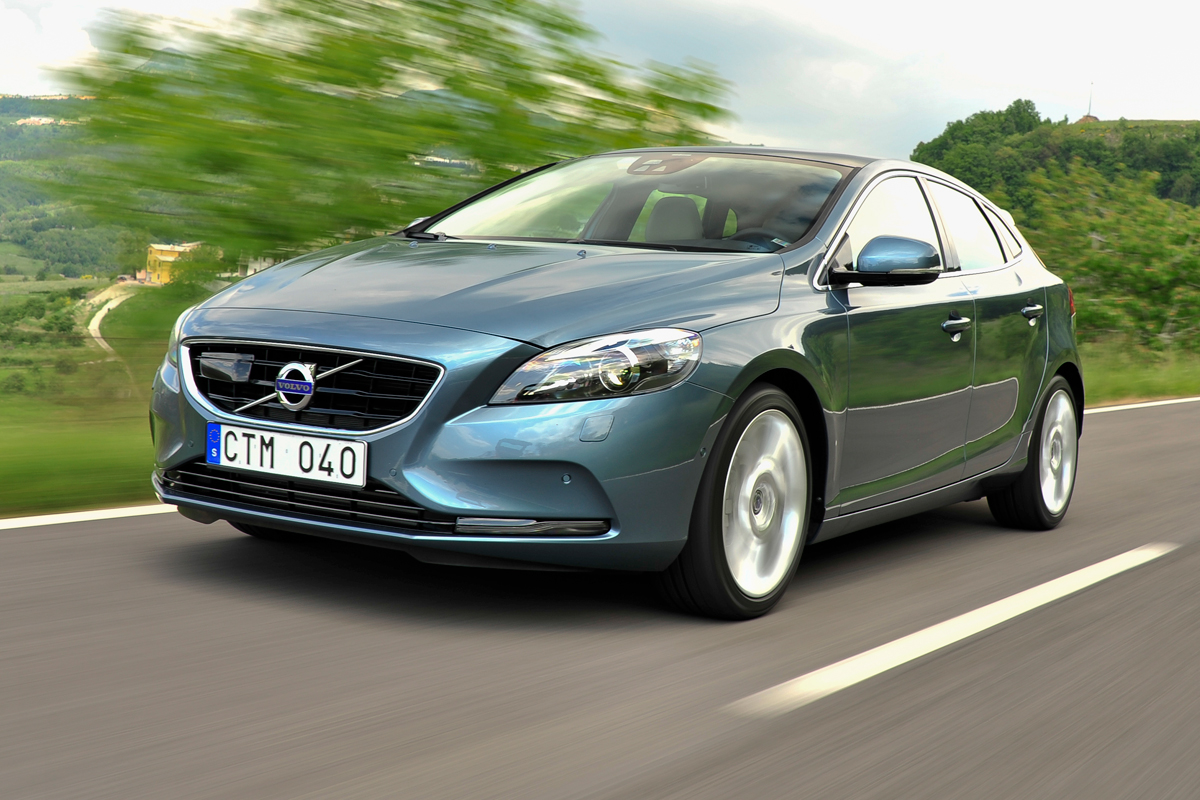 Volvo V40 front tracking