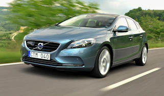 Volvo V40 front tracking