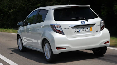 Toyota Yaris Hybrid rear tracking