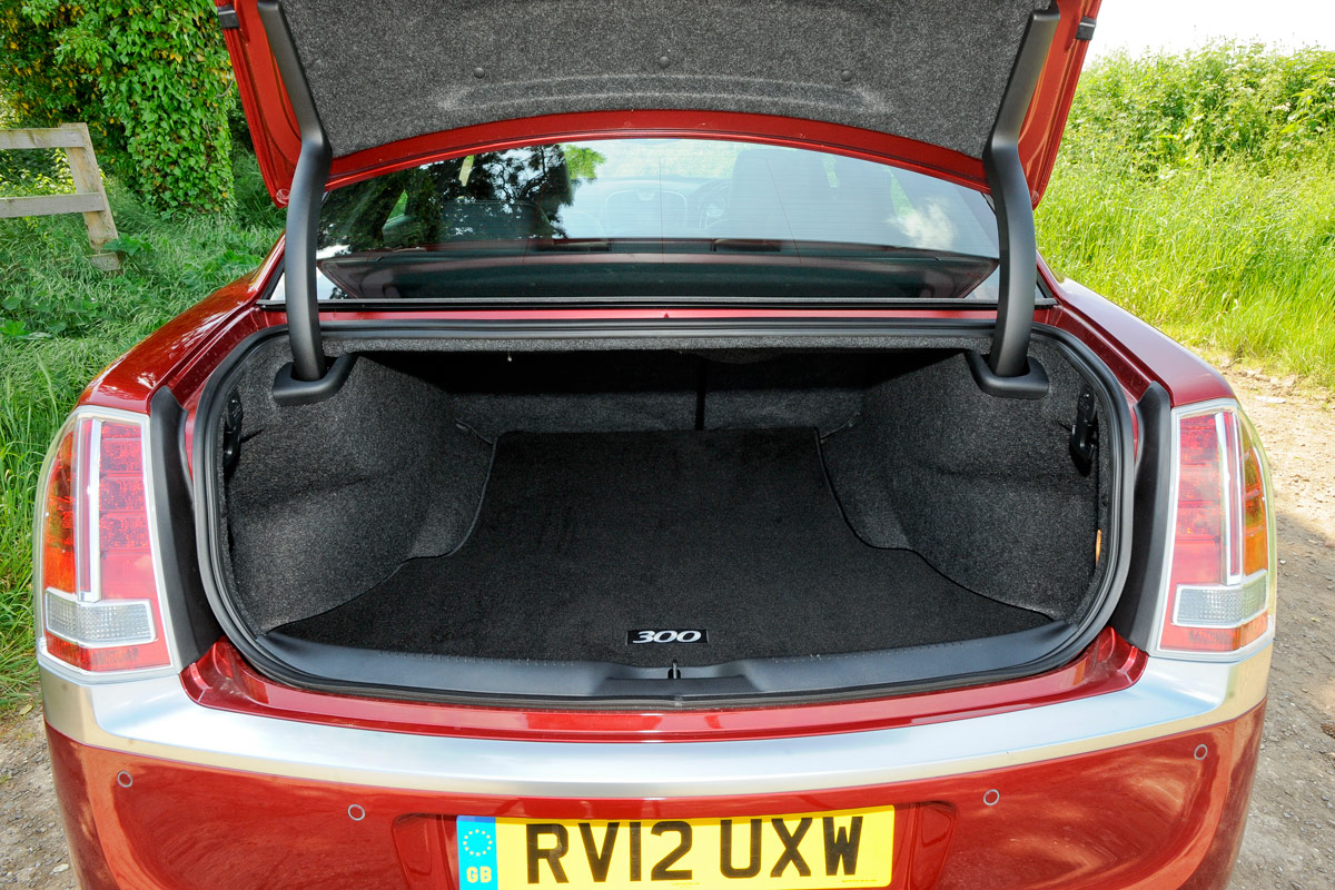 Chrysler 300C boot