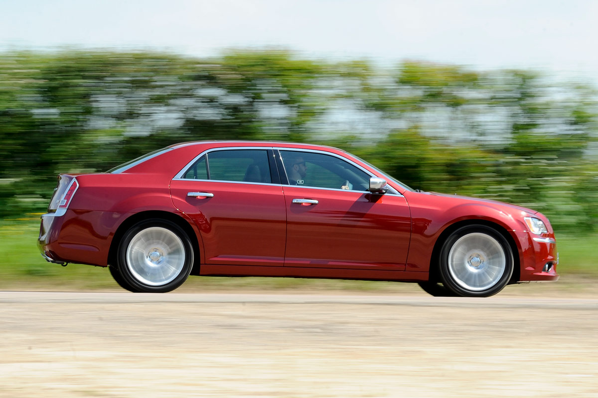 Chrysler 300C profile