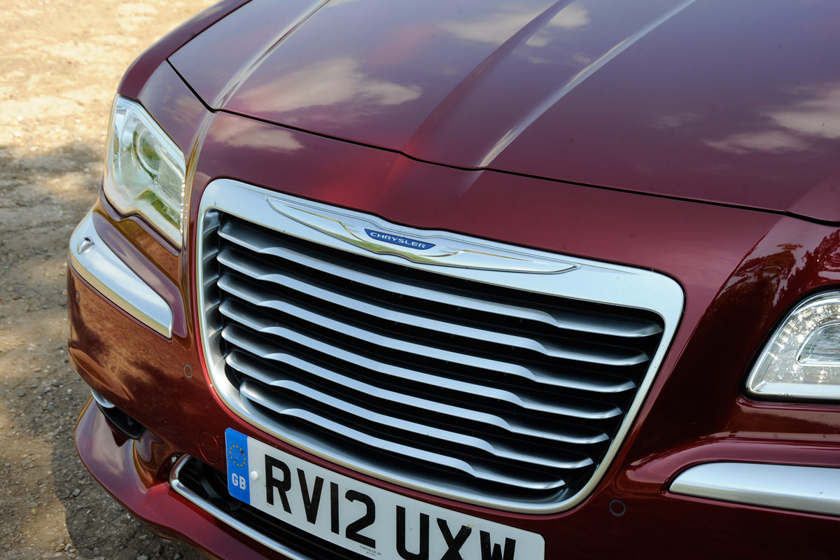 Chrysler 300C grille