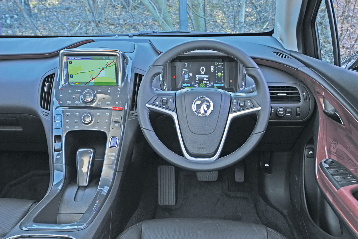 Vauxhall Ampera dash