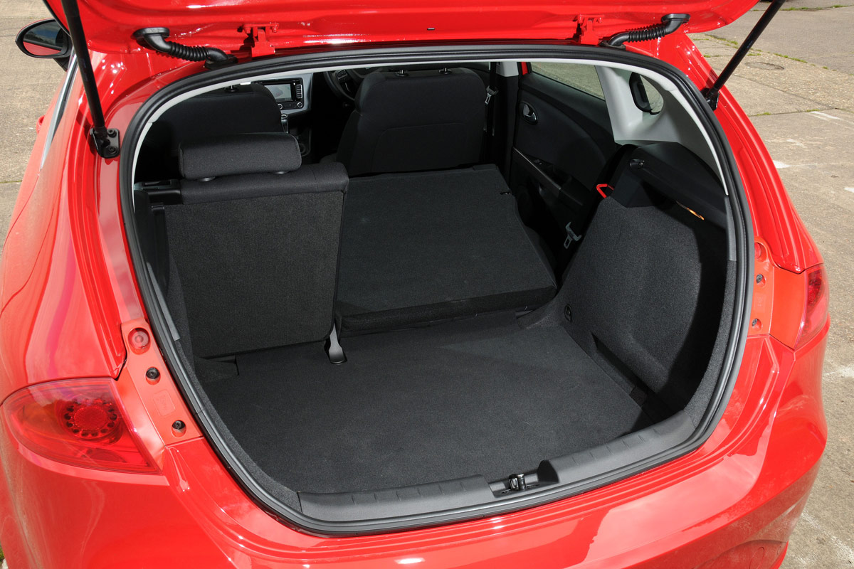 SEAT Leon 1.2 TSI boot