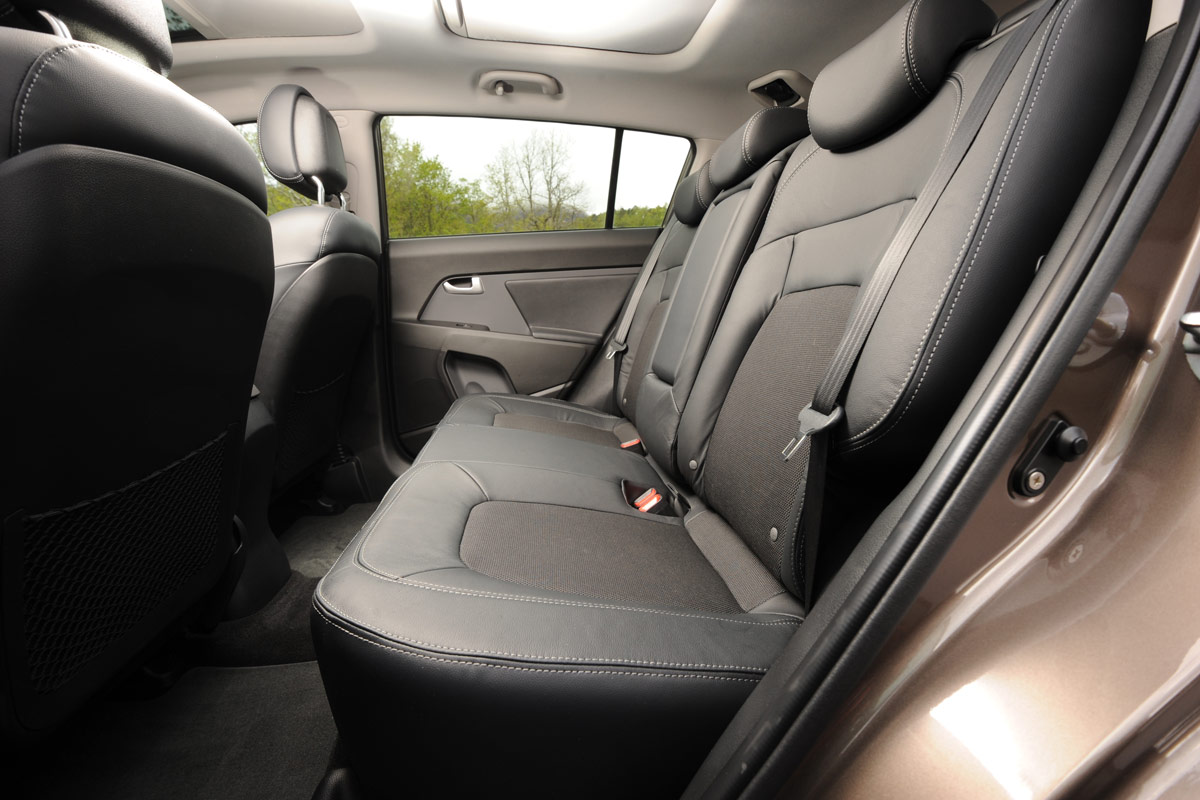 Kia Sportage 1.7 CRDi rear seats