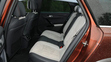 Peugeot 508 RXH HYbrid4 rear seats