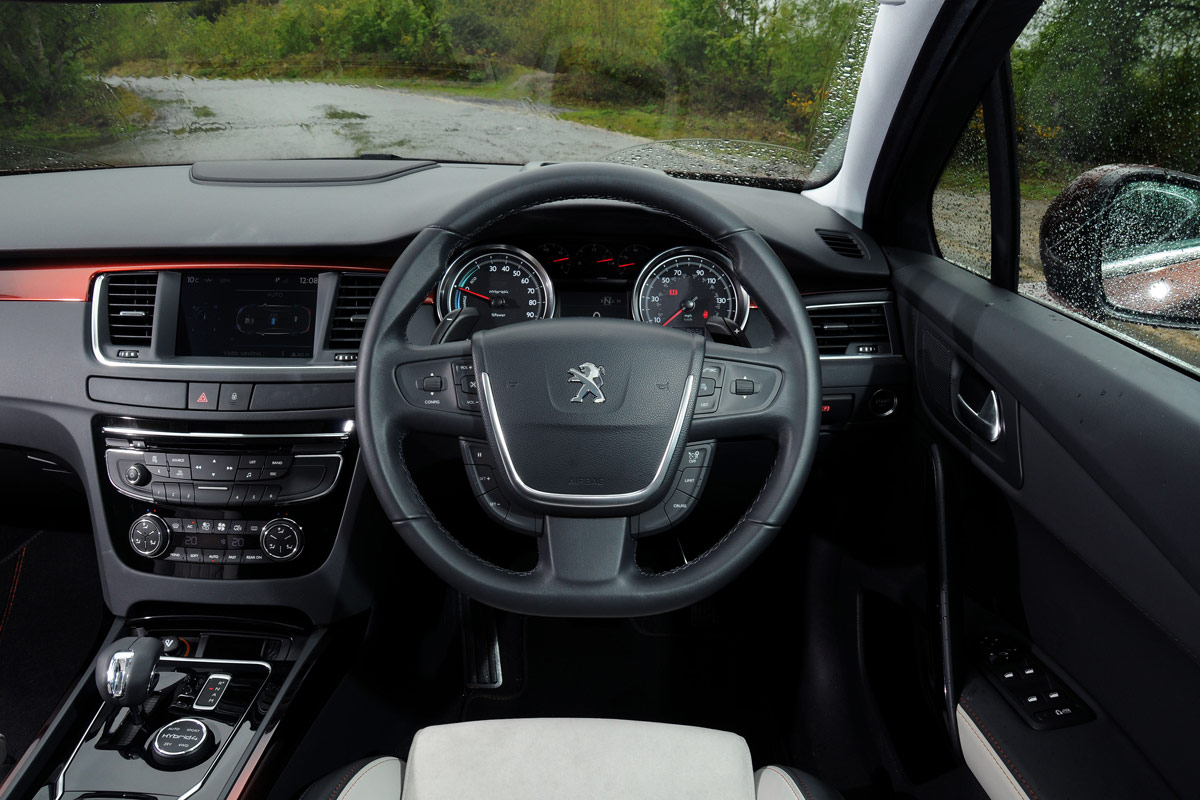 Peugeot 508 RXH HYbrid4 interior