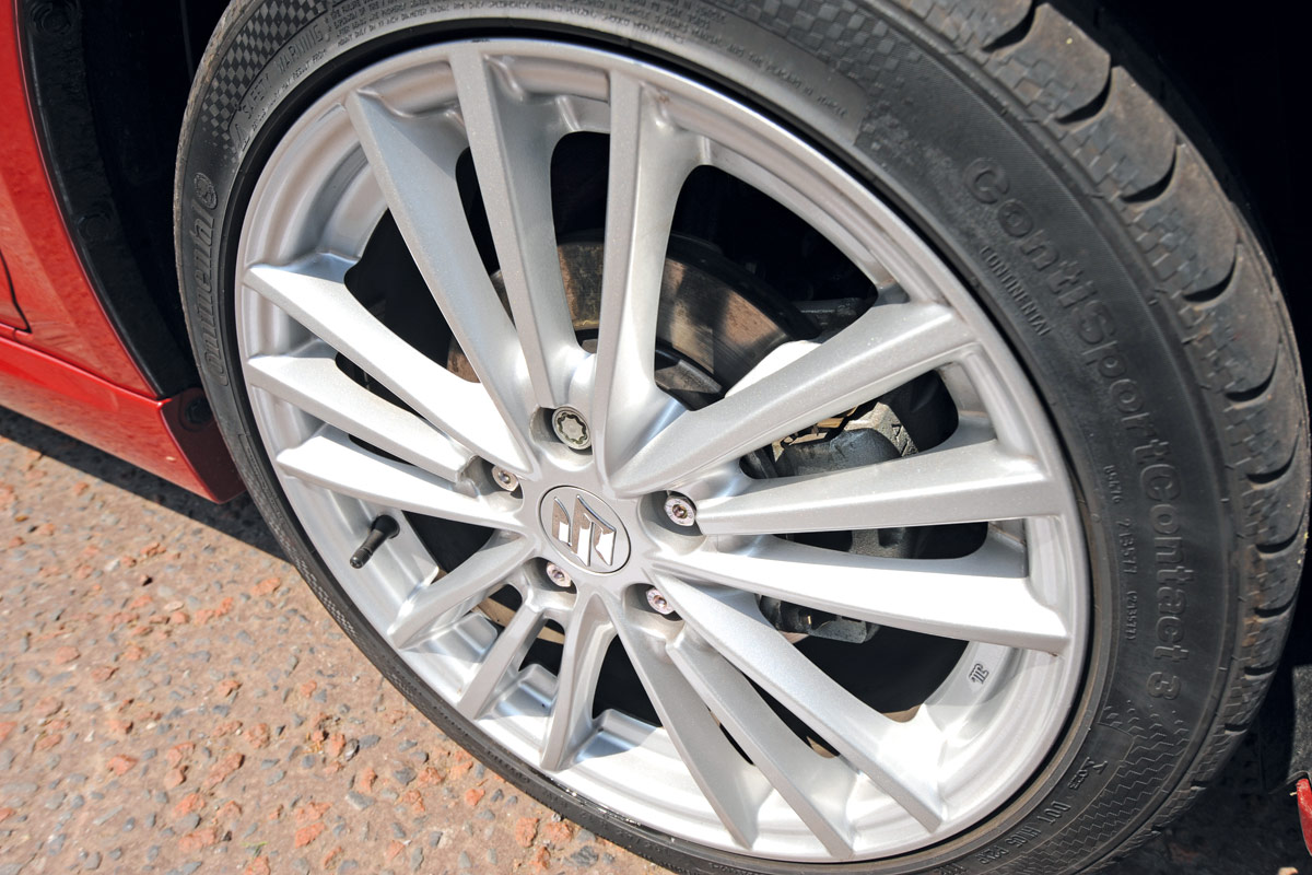 Suzuki Swift Sport wheel