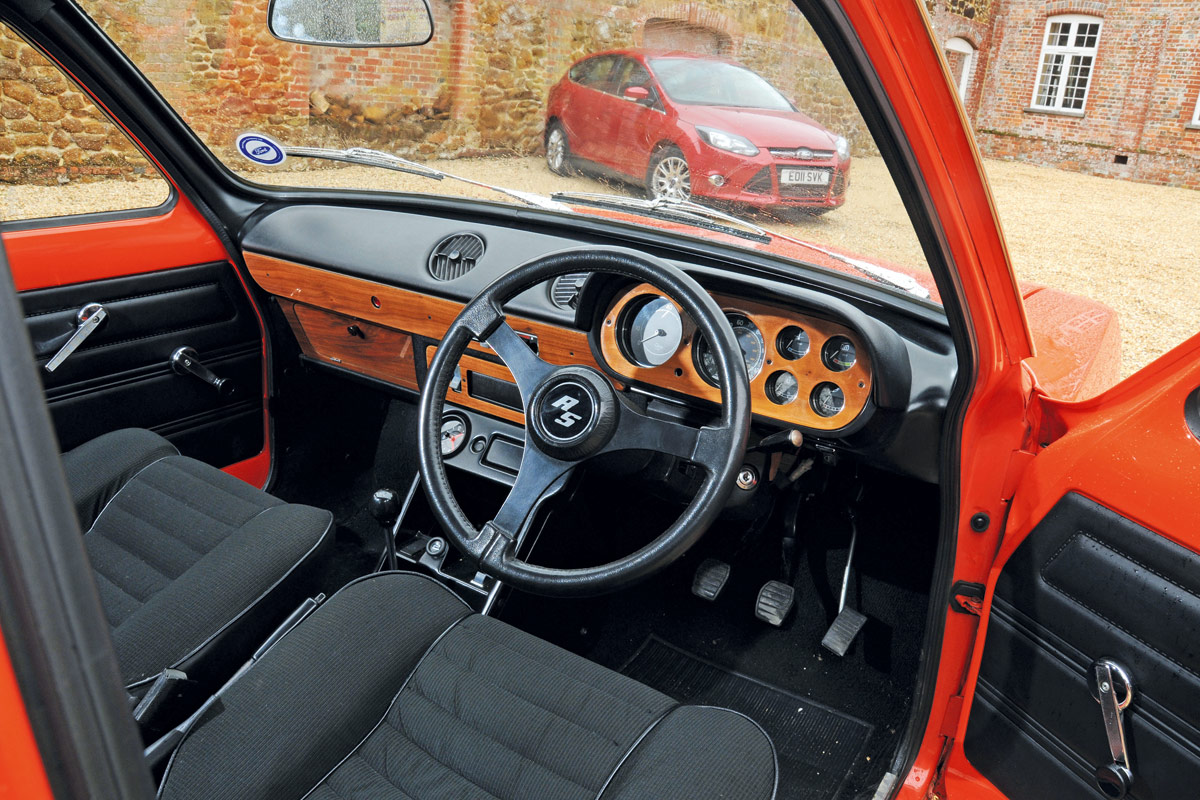 Ford Escort Mexico interior