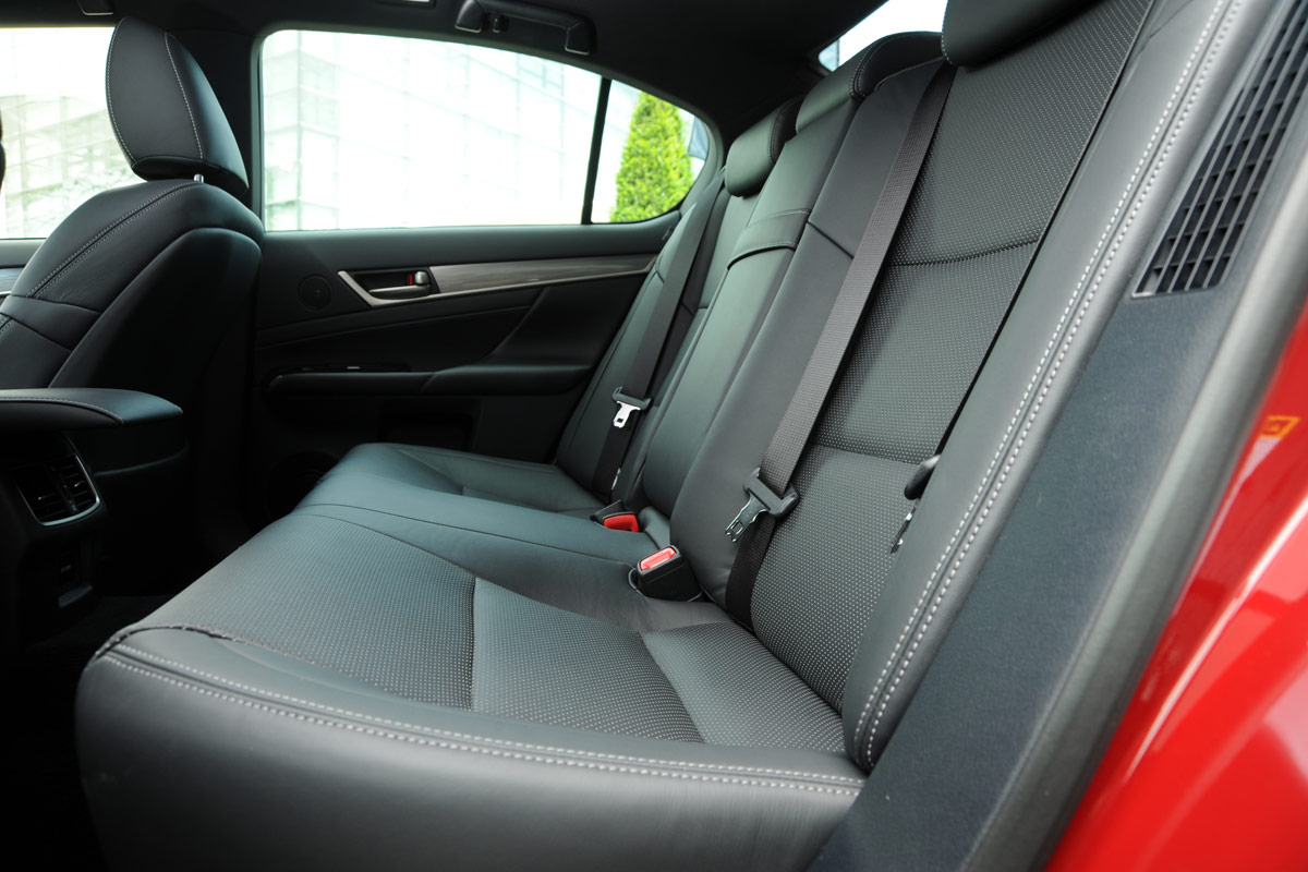 Lexus GS 450h rear seats