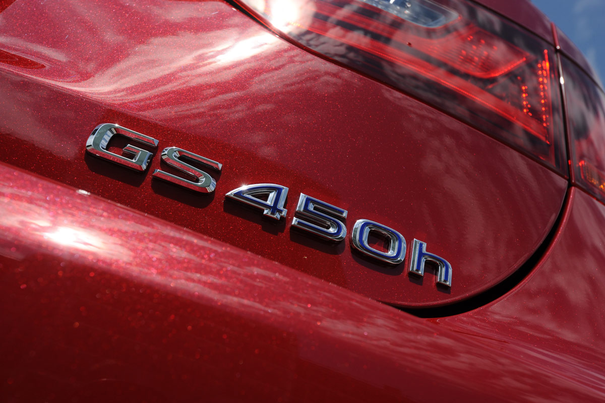 Lexus GS 450h badge