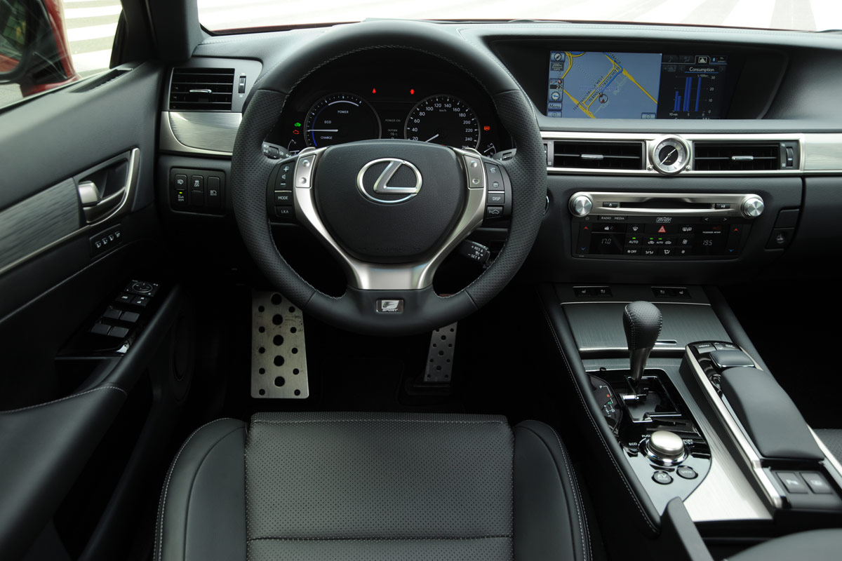 Lexus GS 450h interior