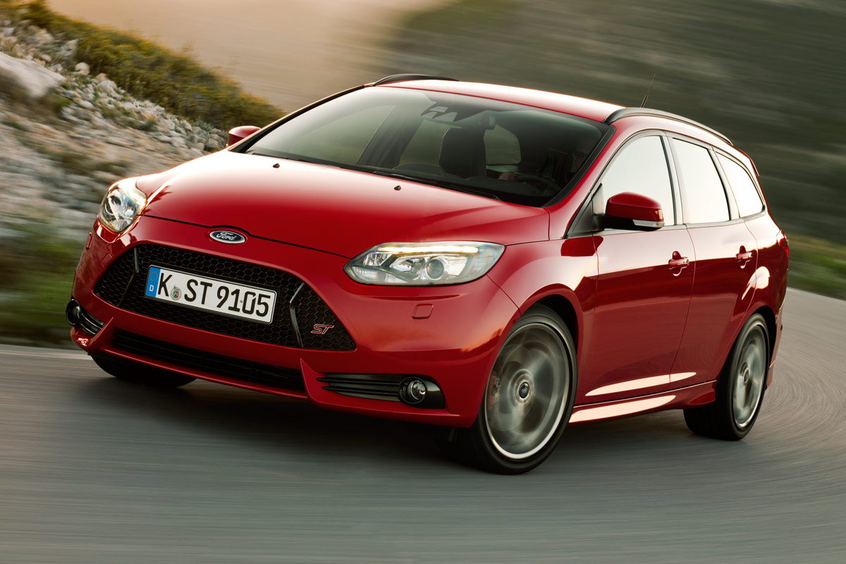 Ford Focus ST Estate front tracking