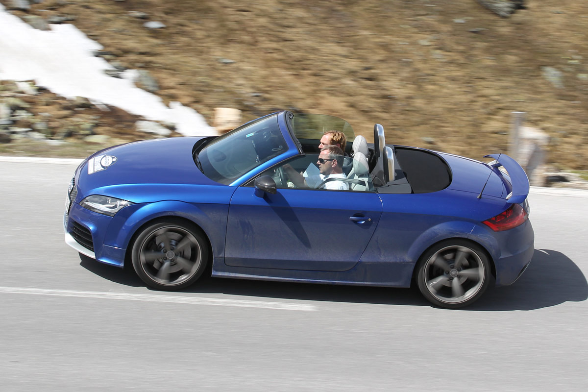 Audi TT RS Plus Roadster panning