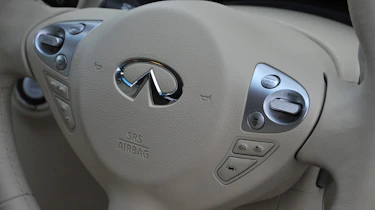 Infiniti FX 30d S detail