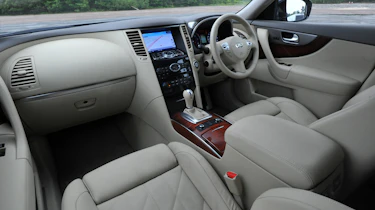 Infiniti FX 30d S interior
