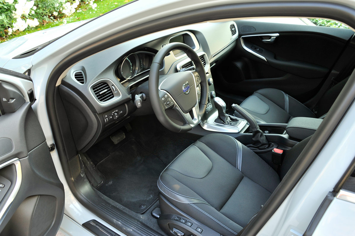 Volvo V40 D4 interior