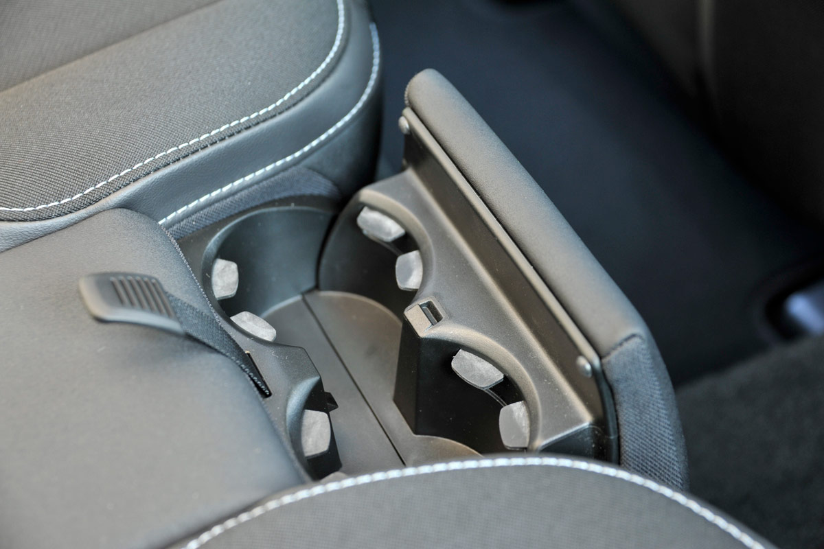 Volvo V40 D4 cup holders