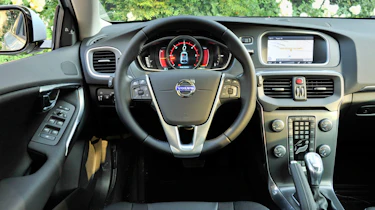 Volvo V40 D4 dash