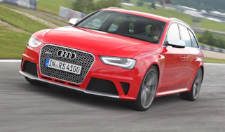 Audi RS4 Avant front tracking