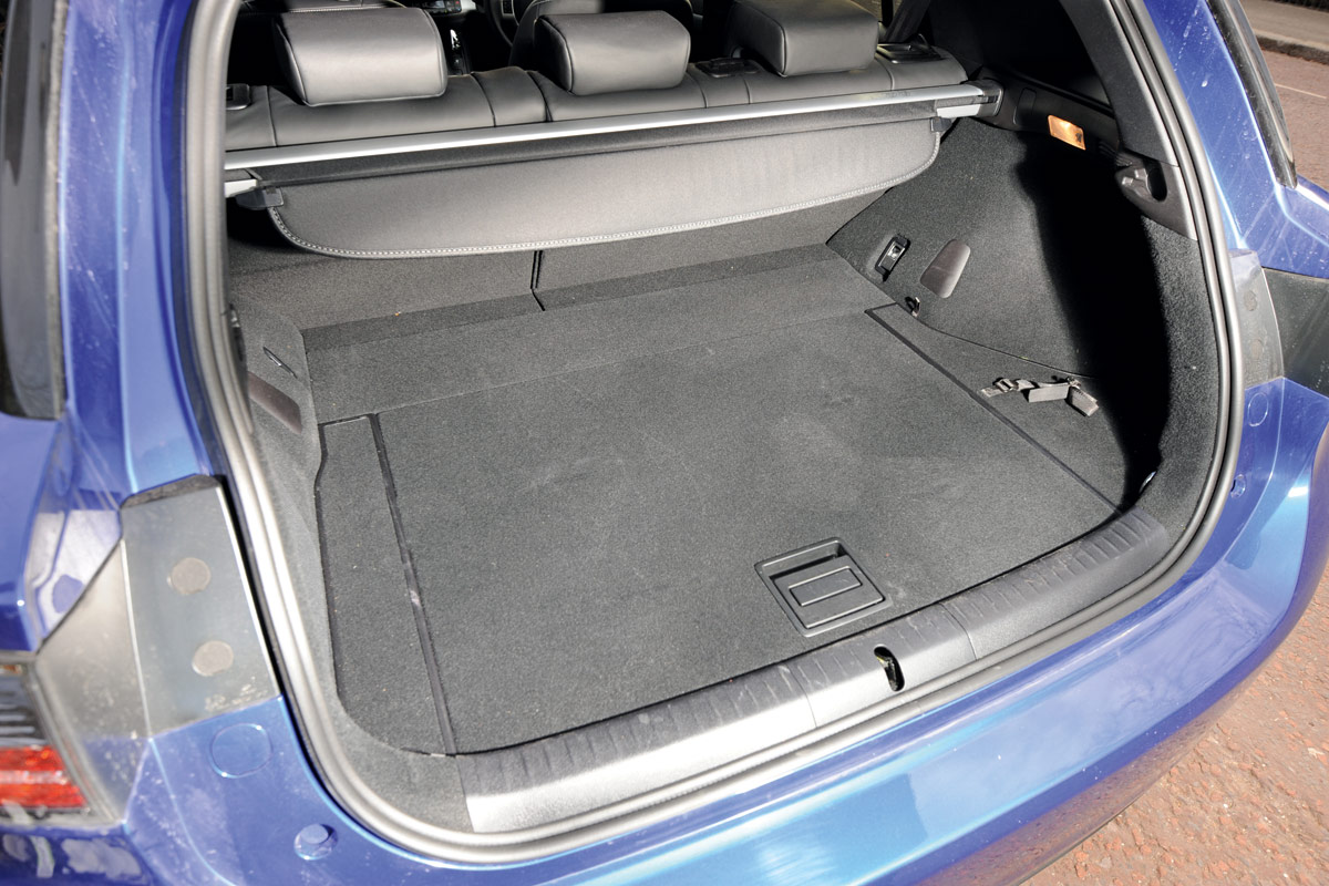 Lexus CT 200h boot
