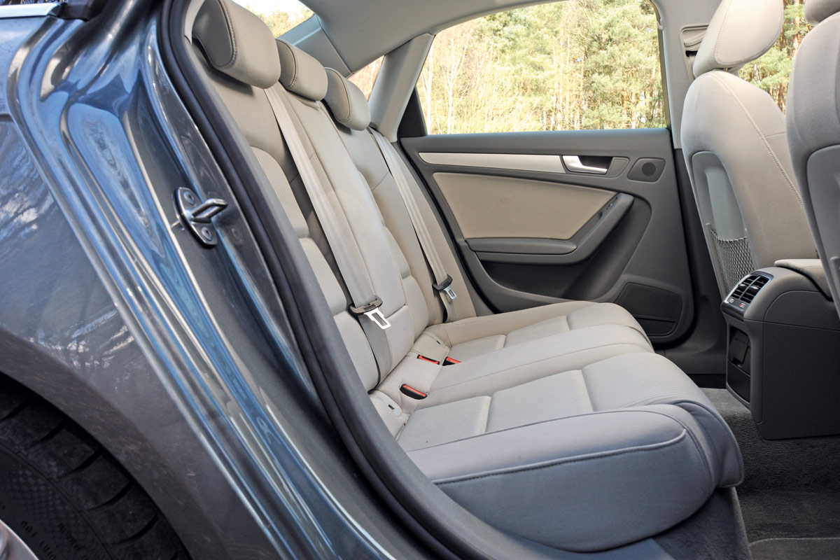 Lexus CT 200h rear seats