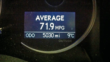 Lexus CT 200h display