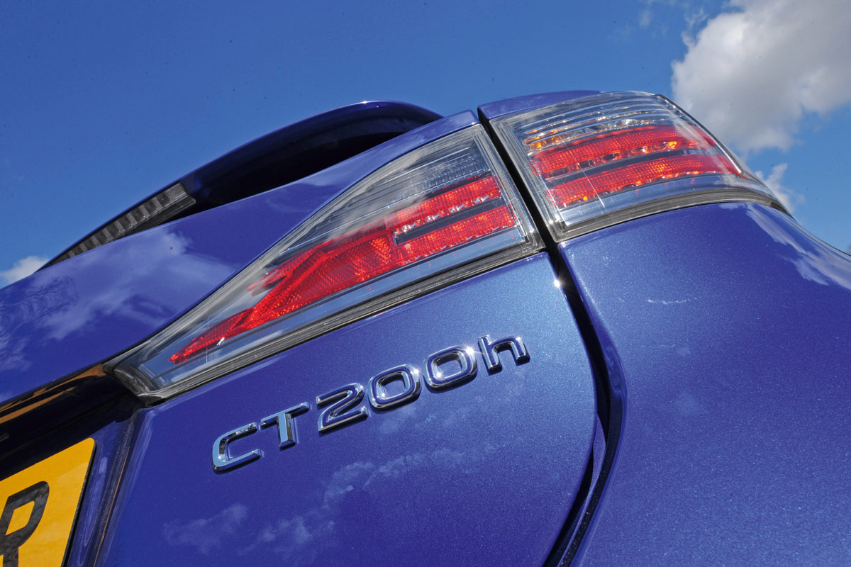 Lexus CT 200h badge