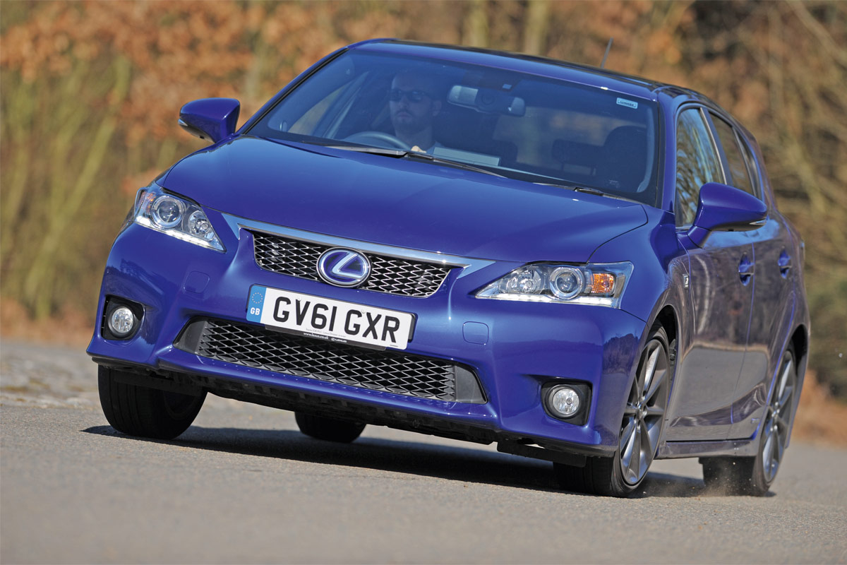 Lexus CT 200h front cornering