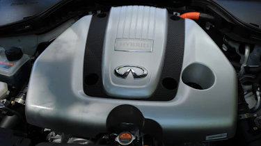 Infiniti M35h GT Premium engine