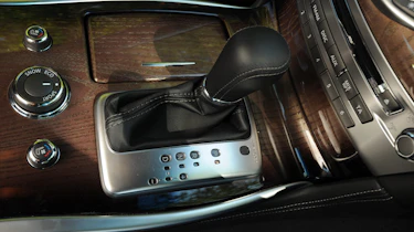 Infiniti M35h GT Premium detail