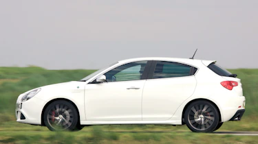 Alfa Romeo Giulietta Cloverleaf panning