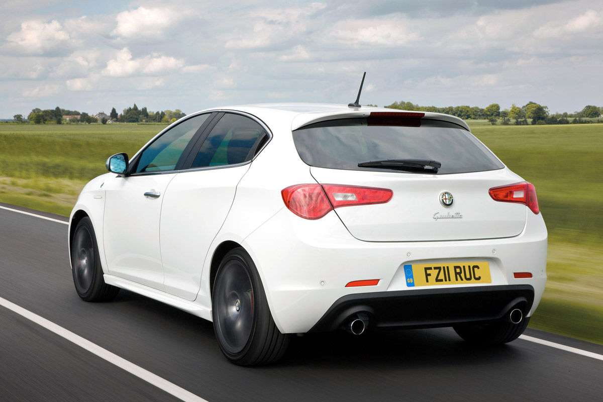 Alfa Romeo Giulietta Cloverleaf rear tracking
