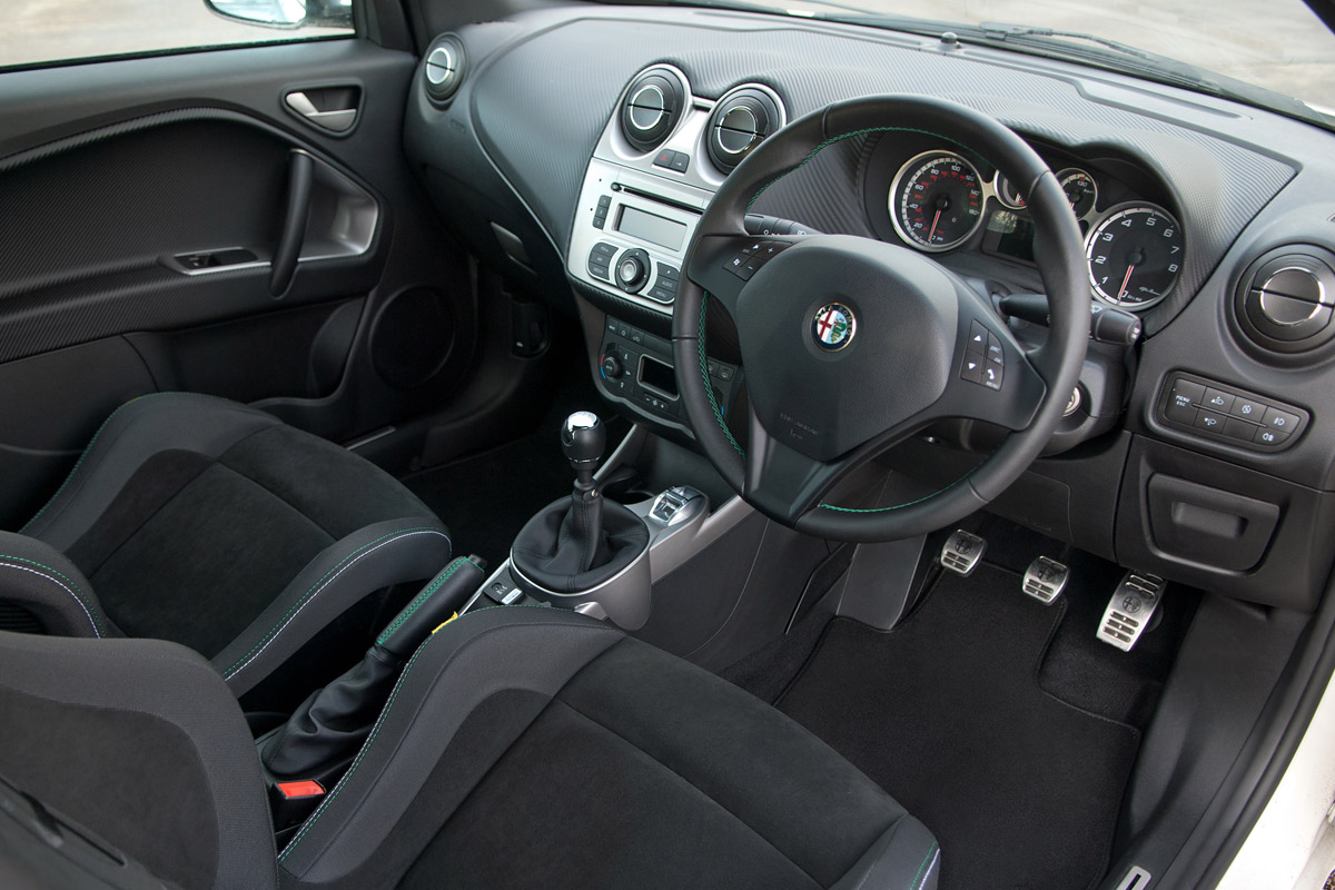 Alfa Romeo MiTo Cloverleaf interior