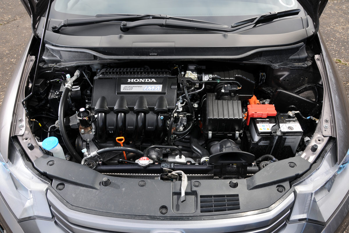 Honda Insight under the bonnet