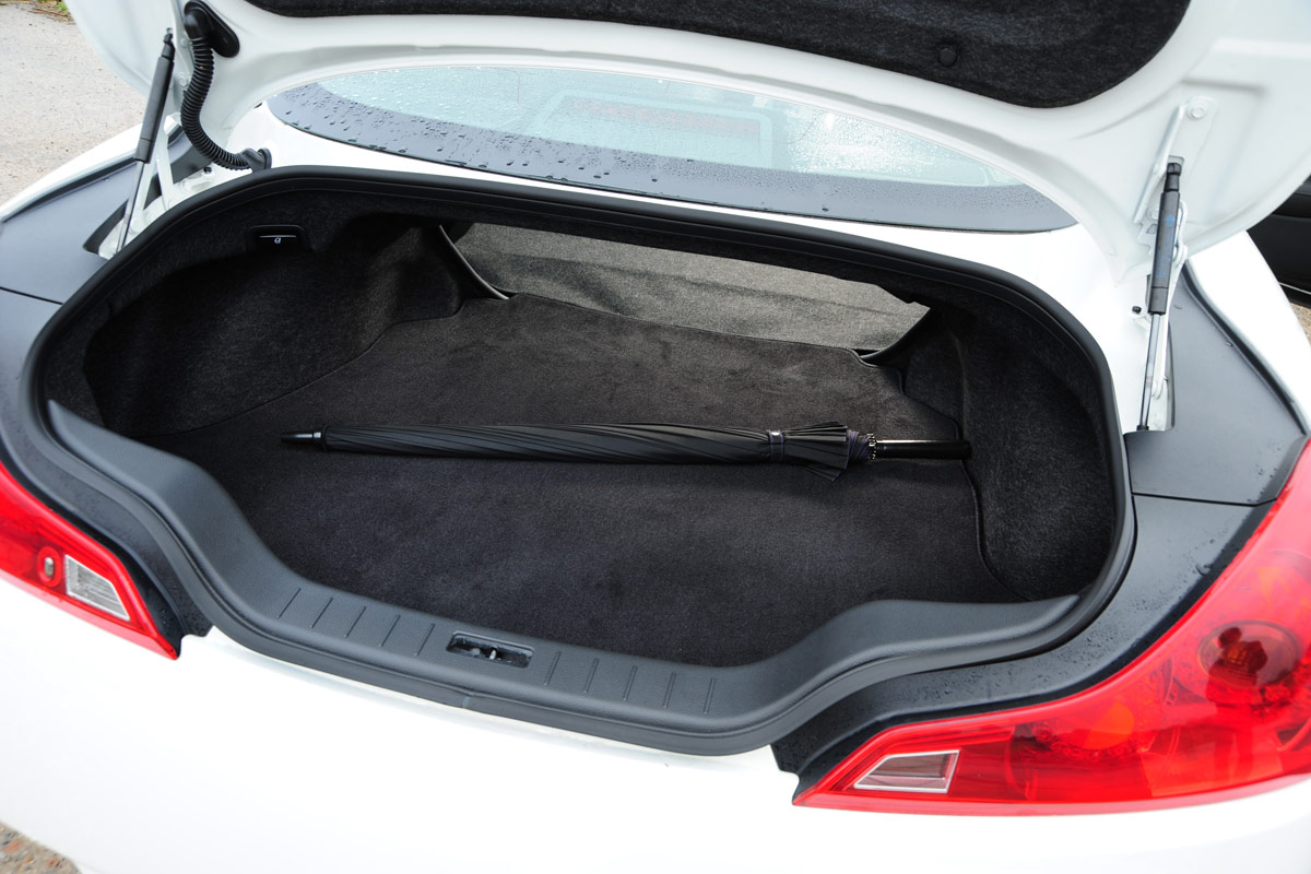 Infiniti G37 Coupe boot