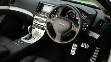 Infiniti G37 Coupe interior