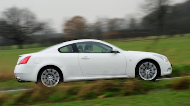 Infiniti G37 Coupe panning