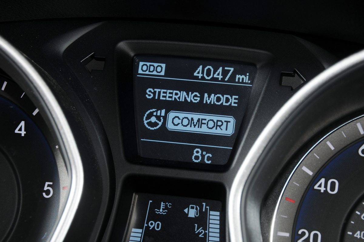 Hyundai i30 dials