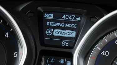 Hyundai i30 dials