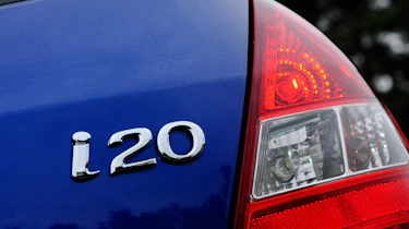 Hyundai i20 badge
