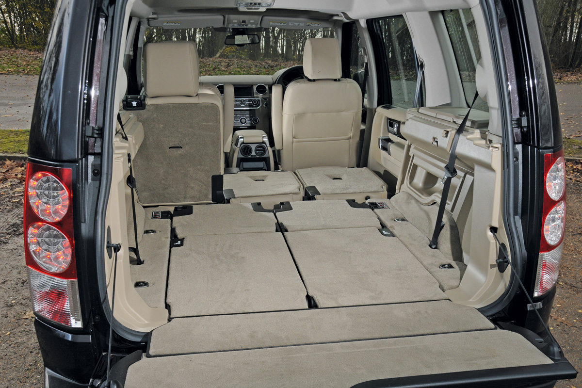Land Rover Discovery 4 boot