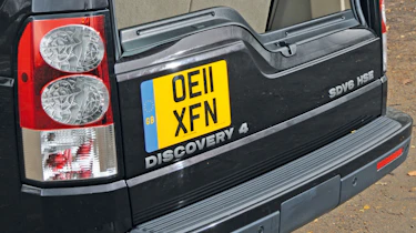 Land Rover Discovery 4 badge