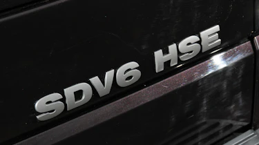 Land Rover Discovery 4 badge