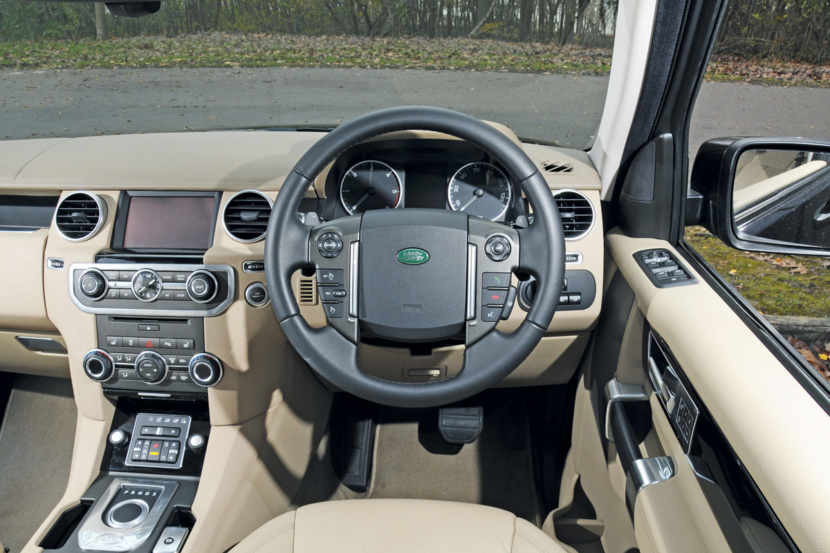 Land Rover Discovery 4 interior