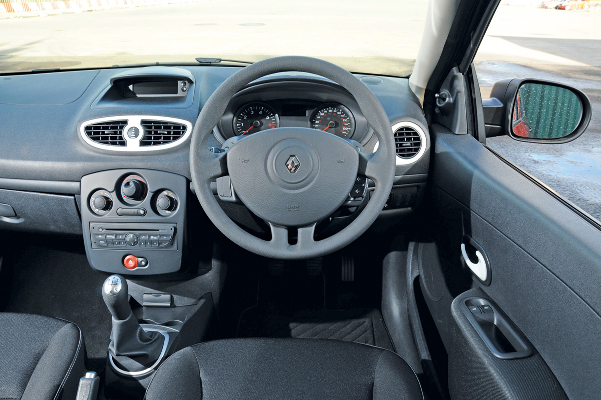 Renault Clio interior
